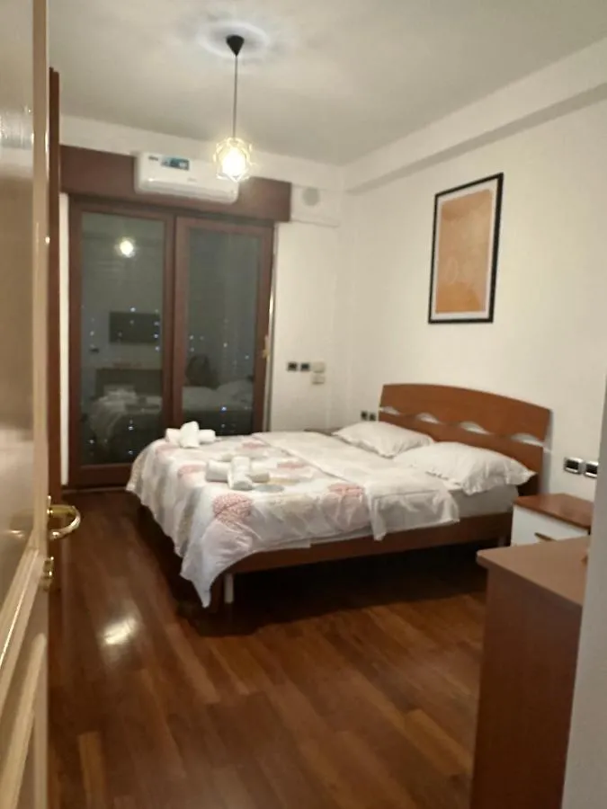 Apartment City Center Shkodra B&B Albania